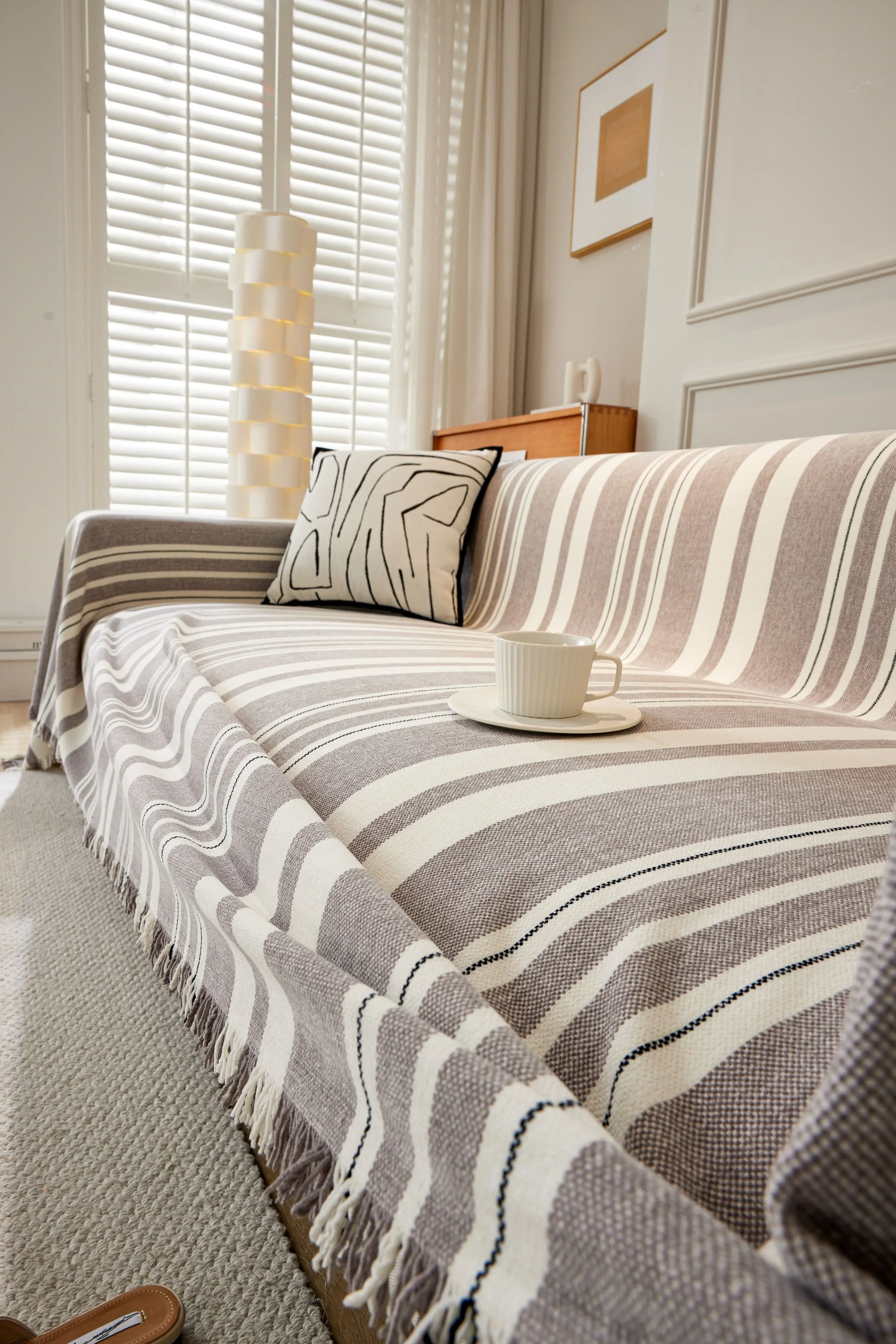 Sofa Throw - Striniara - Cross Brown - Image 3
