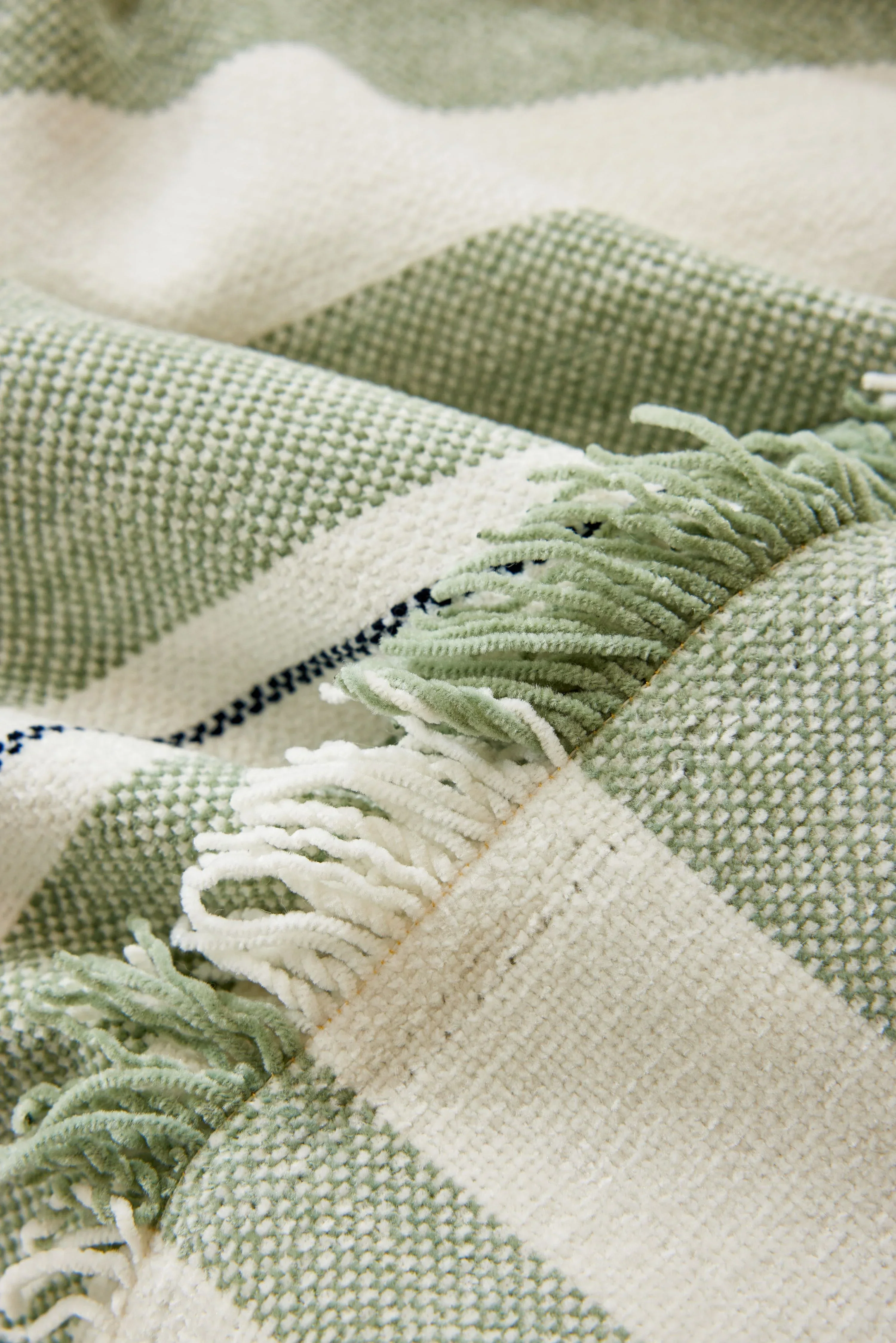 Sofa Throw - Striniara - Cross Green - Image 5